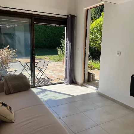 아파트 Studio Avec Foret, Jardin Et Une Cascade - Lac D'annecy 생조리오즈